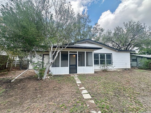 740 Rittiman Rd, Terrell Hills, TX 78209