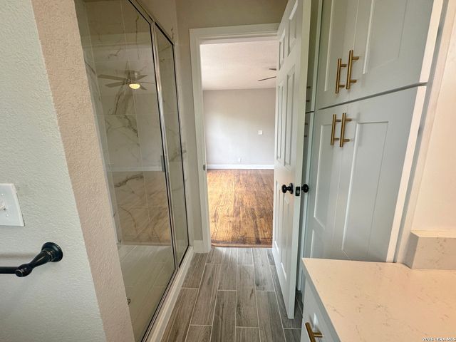 740 Rittiman Rd, Terrell Hills, TX 78209