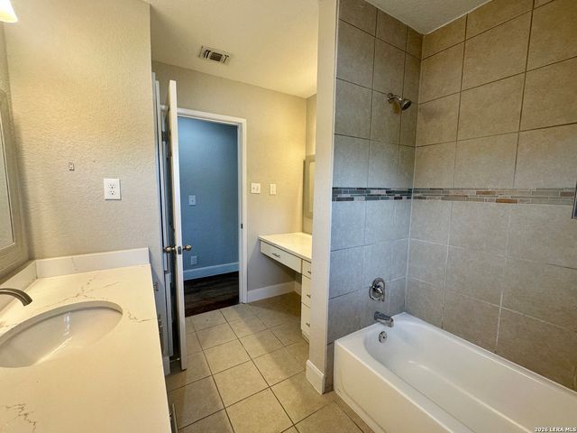 740 Rittiman Rd, Terrell Hills, TX 78209