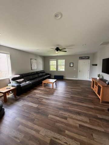 830 Valley Stream Drive, Pingree Grove, IL 60140