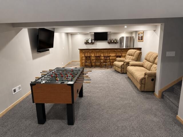 830 Valley Stream Drive, Pingree Grove, IL 60140