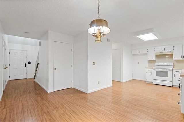 13330 W 112th Terrace, Overland Park, KS 66210