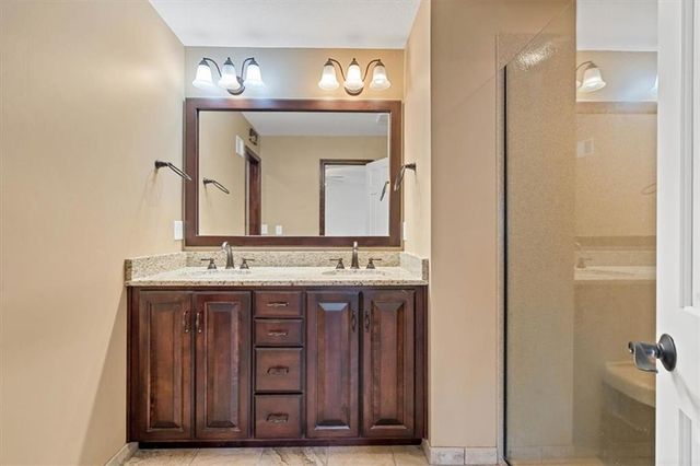 13330 W 112th Terrace, Overland Park, KS 66210