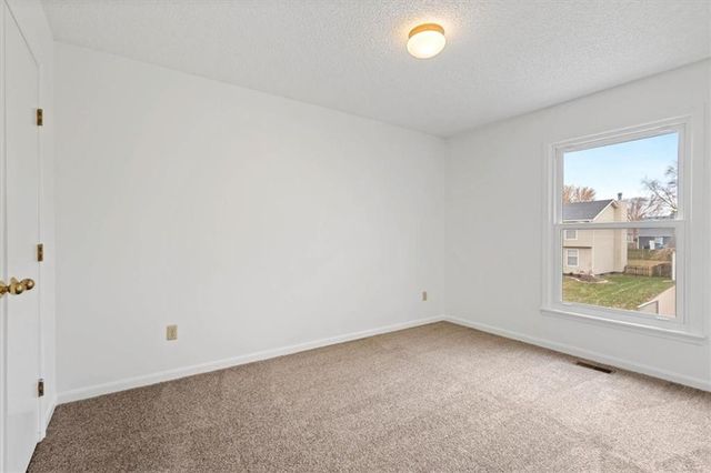 13330 W 112th Terrace, Overland Park, KS 66210