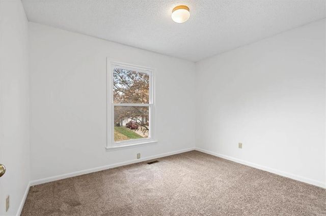 13330 W 112th Terrace, Overland Park, KS 66210