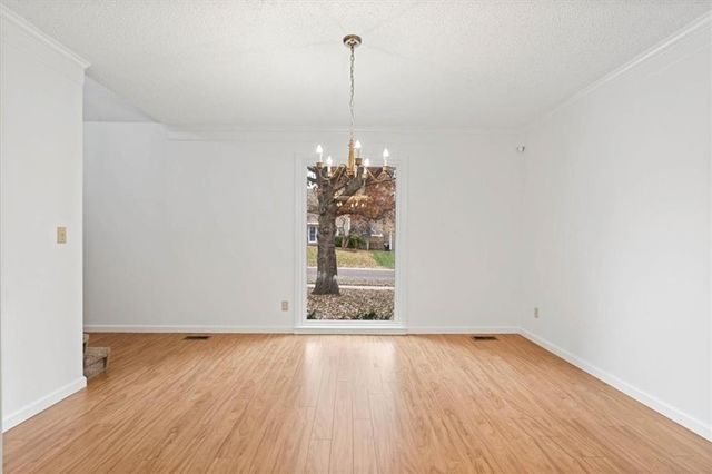 13330 W 112th Terrace, Overland Park, KS 66210