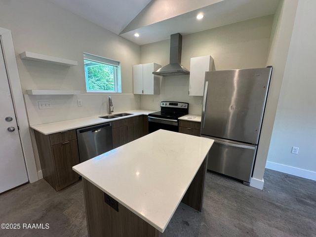 700 S St. Antoine Street B, Lafayette, LA 70501