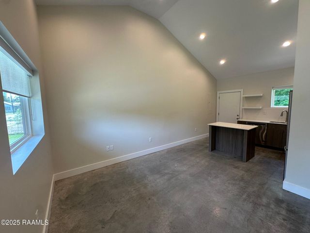 700 S St. Antoine Street B, Lafayette, LA 70501