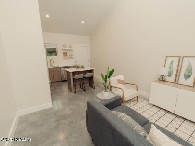 700 S St. Antoine Street B, Lafayette, LA 70501