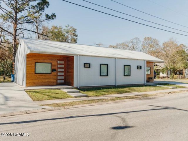 700 S St. Antoine Street B, Lafayette, LA 70501