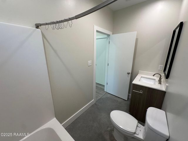 700 S St. Antoine Street B, Lafayette, LA 70501