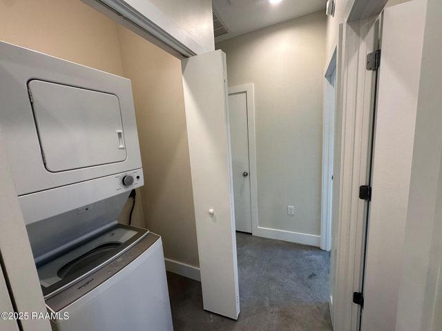 700 S St. Antoine Street B, Lafayette, LA 70501