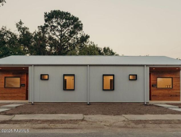 700 S St. Antoine Street B, Lafayette, LA 70501