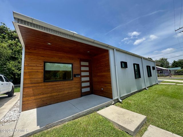 700 S St. Antoine Street B, Lafayette, LA 70501