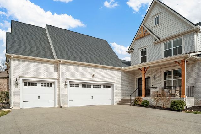 1425 Trumpet Lily Pl, Nolensville, TN 37135