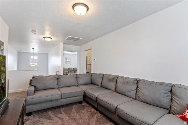 4276 W 6025 S, Roy, UT 84067