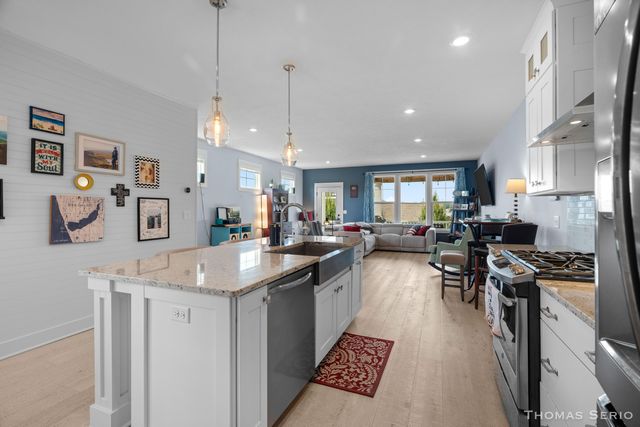 940 S Lake Street, Whitehall City, MI 49461