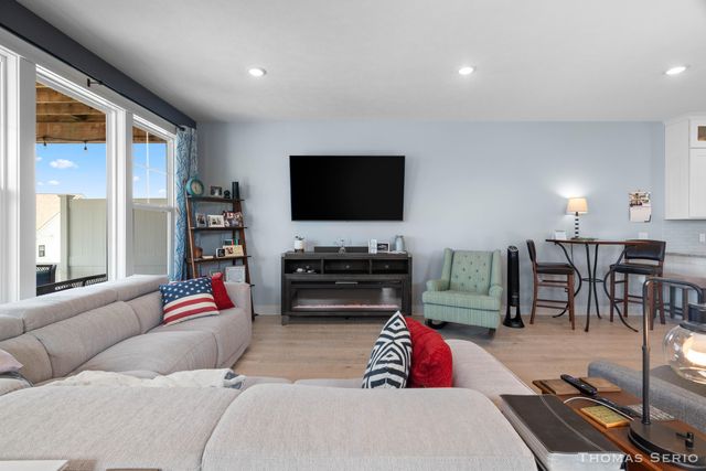 940 S Lake Street, Whitehall City, MI 49461