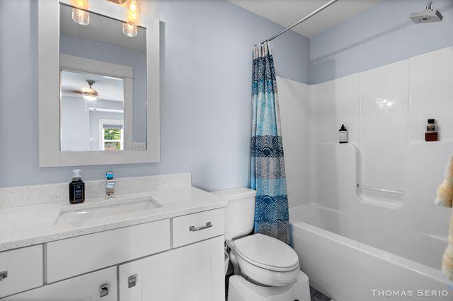 940 S Lake Street, Whitehall City, MI 49461