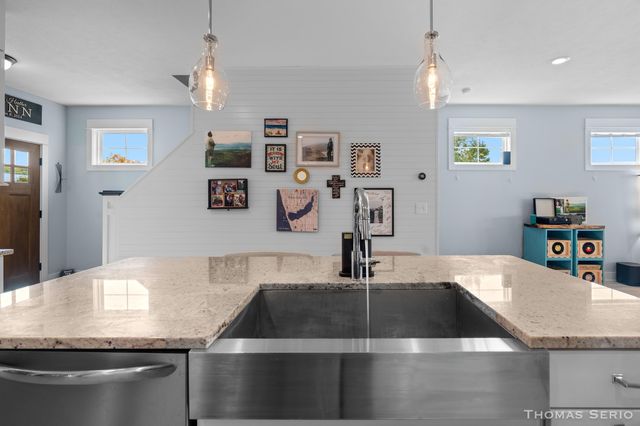 940 S Lake Street, Whitehall City, MI 49461