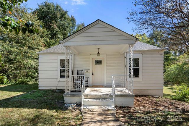 425 25th Street SW, Hickory, NC 28602