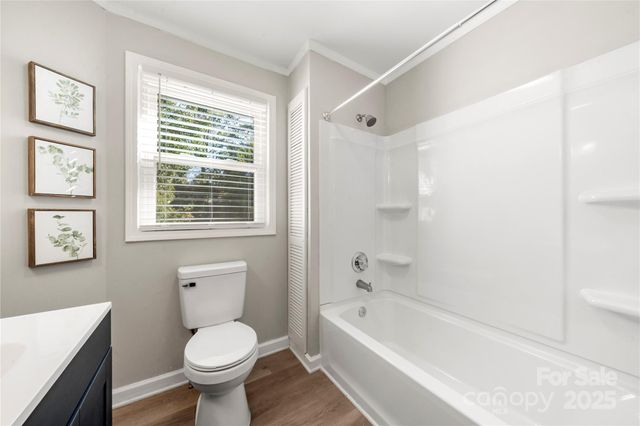 425 25th Street SW, Hickory, NC 28602