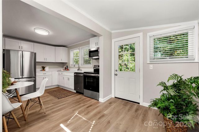 425 25th Street SW, Hickory, NC 28602