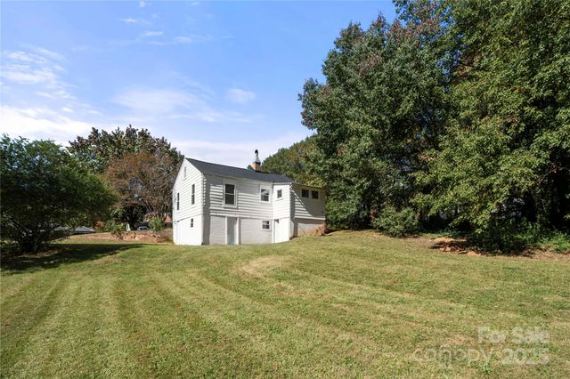 425 25th Street SW, Hickory, NC 28602