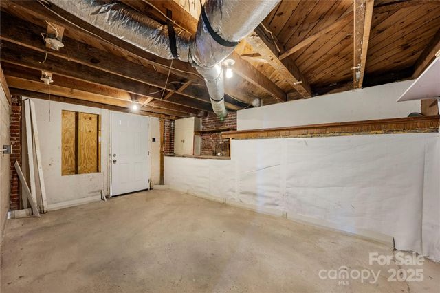 425 25th Street SW, Hickory, NC 28602