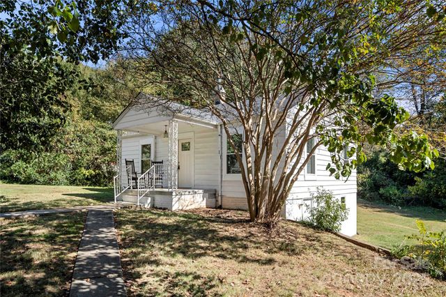 425 25th Street SW, Hickory, NC 28602