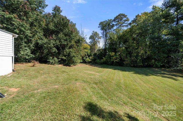 425 25th Street SW, Hickory, NC 28602