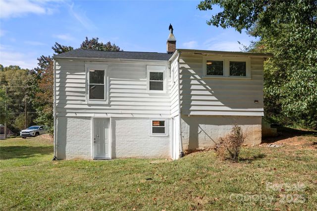 425 25th Street SW, Hickory, NC 28602