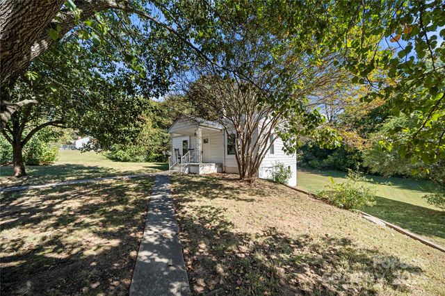 425 25th Street SW, Hickory, NC 28602