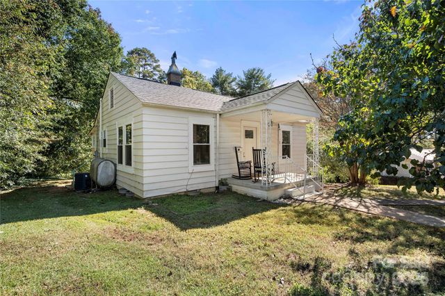 425 25th Street SW, Hickory, NC 28602