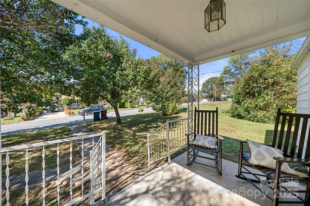 425 25th Street SW, Hickory, NC 28602