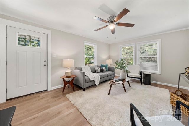 425 25th Street SW, Hickory, NC 28602