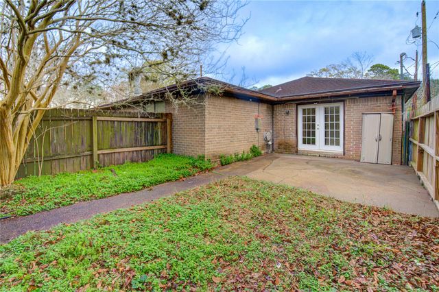 212 Quaker Drive A1, Friendswood, TX 77546