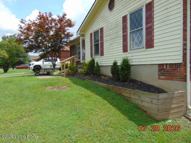 1524 Sanders Ln, Louisville, KY 40216