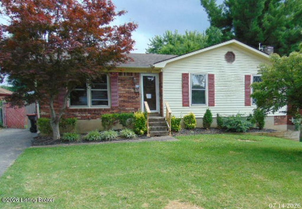 1524 Sanders Ln, Louisville, KY 40216