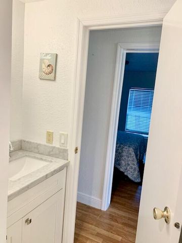 S 818 Emerald Drive, Key Largo, FL 33037