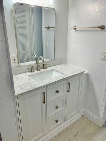 S 818 Emerald Drive, Key Largo, FL 33037