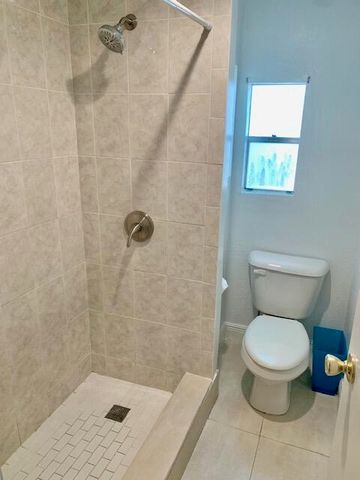 S 818 Emerald Drive, Key Largo, FL 33037