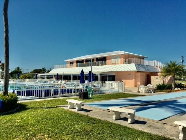 S 818 Emerald Drive, Key Largo, FL 33037