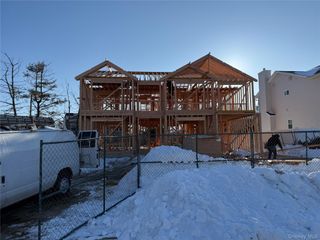 20 Raynham Drive, Syosset, NY 11791