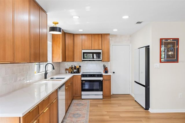 6906 VALRIE LANE, Riverview, FL 33569