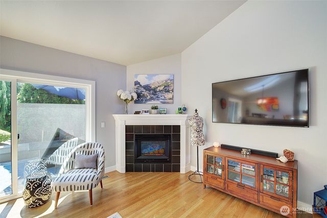 2013 210th Circle NE, Sammamish, WA 98074