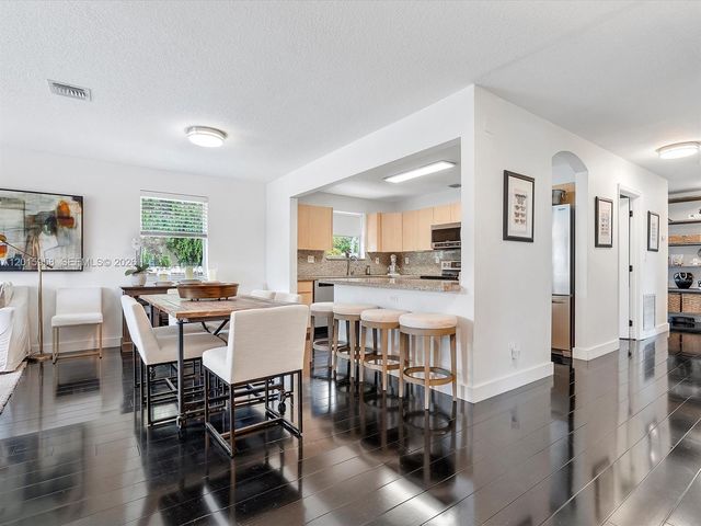 200 SW 2nd Ave, Hallandale Beach, FL 33009