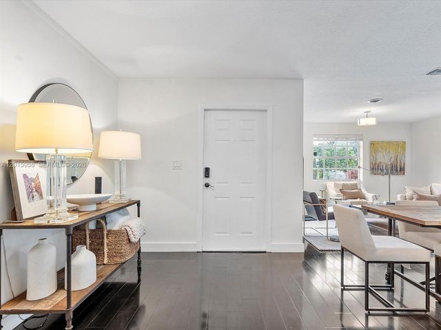 200 SW 2nd Ave, Hallandale Beach, FL 33009