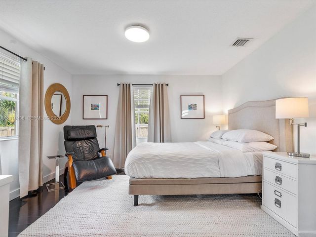 200 SW 2nd Ave, Hallandale Beach, FL 33009