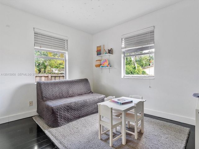 200 SW 2nd Ave, Hallandale Beach, FL 33009